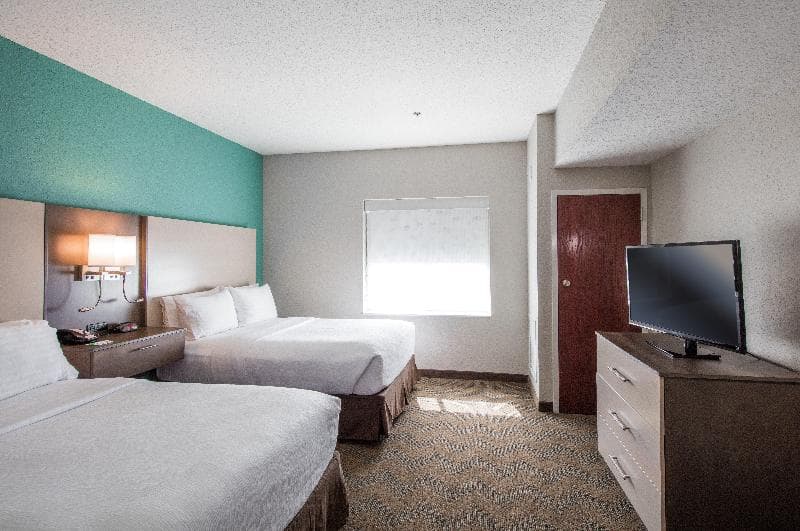 Holiday Inn & Suites Lake City 3