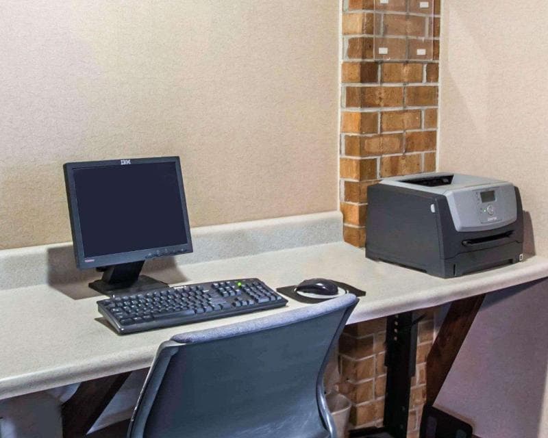 Stayable Suites Jacksonville West 3