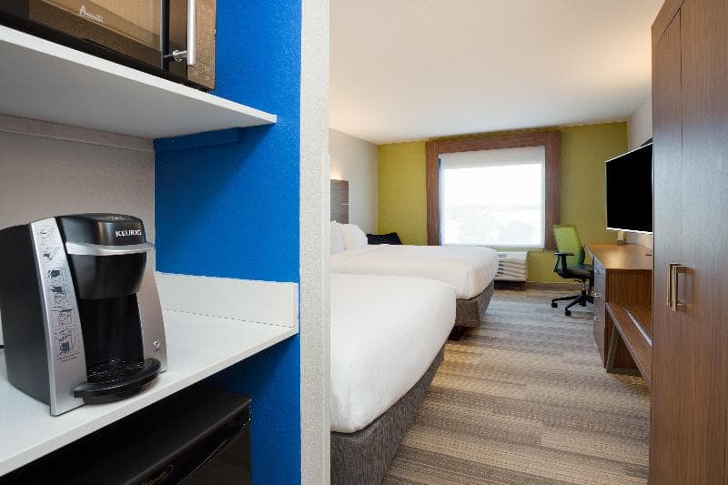 Holiday Inn Express & Suites Tampa-Fairgrounds-Casino photo 1