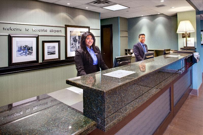 Hampton Inn & Suites by Hilton Toronto Airport 3