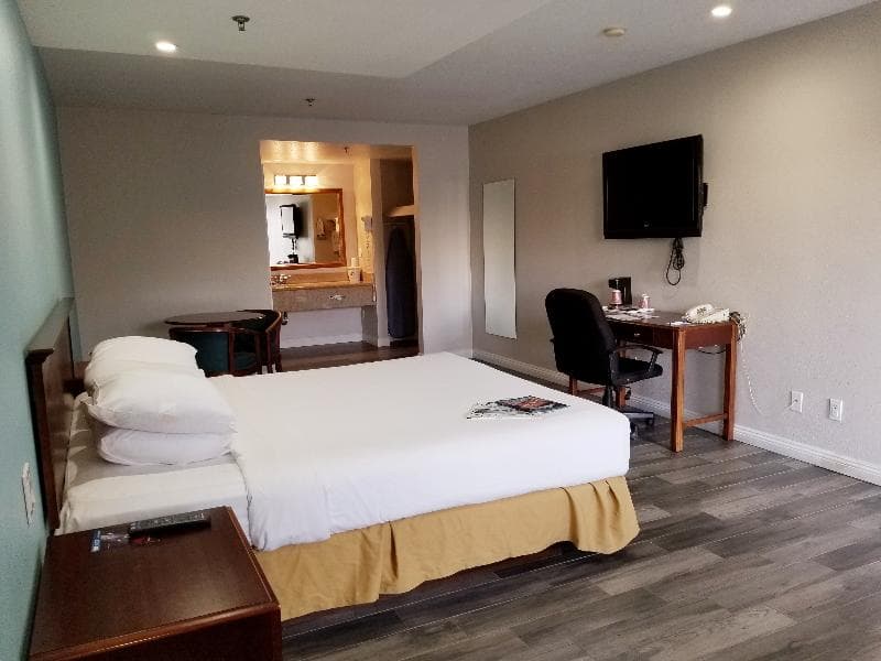 The Wave Hotel 5