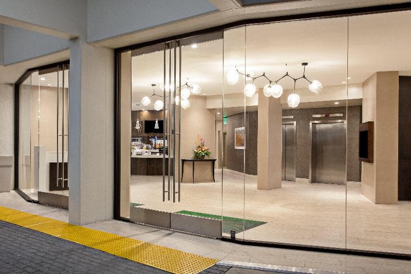 Holiday Inn Long Beach Airport 5