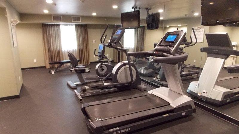 Holiday Inn Express Bakersfield photo 1