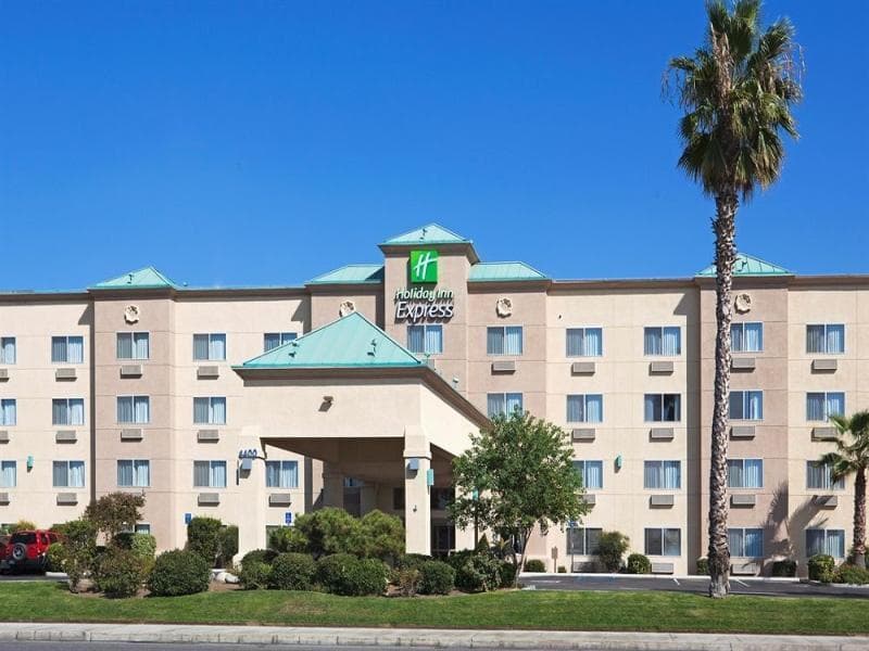 Holiday Inn Express Bakersfield 2