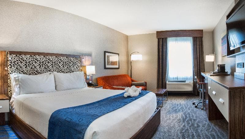 Holiday Inn Express Redwood City-Central 4