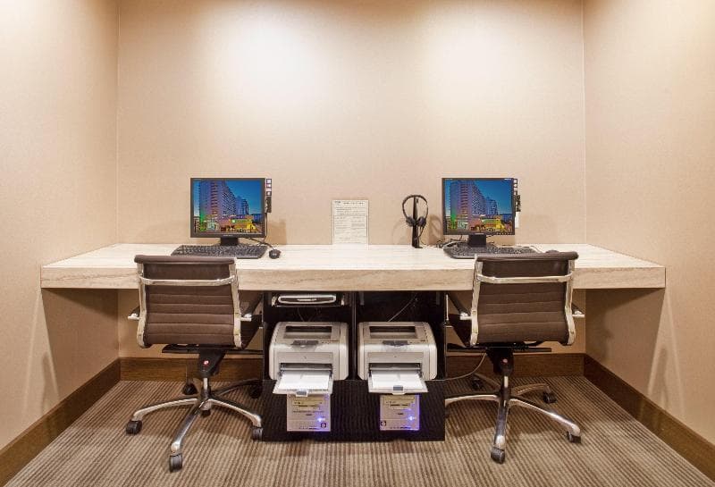 Holiday Inn Vancouver-Centre (Broadway) photo 1