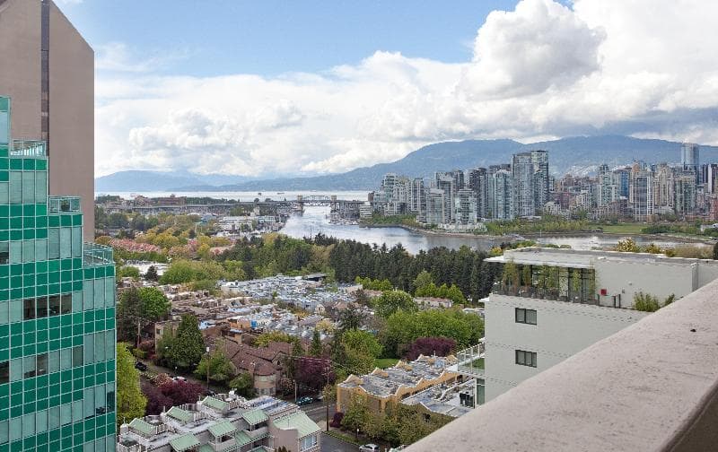 Holiday Inn Vancouver-Centre (Broadway) 5