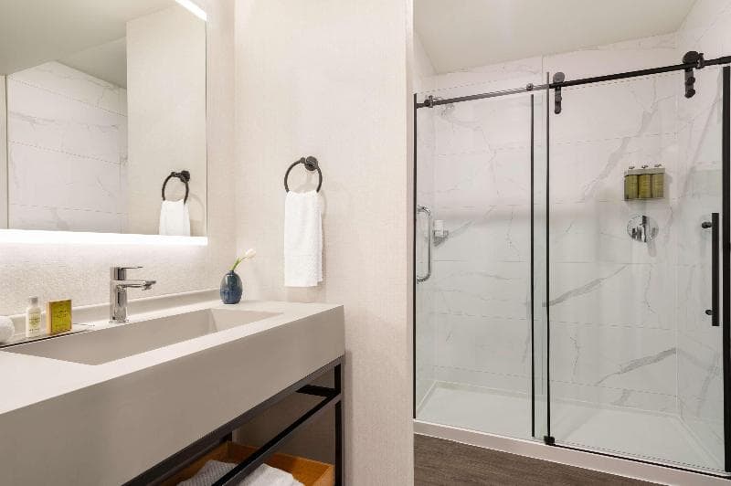 DoubleTree by Hilton San Francisco South Airport Blvd 3