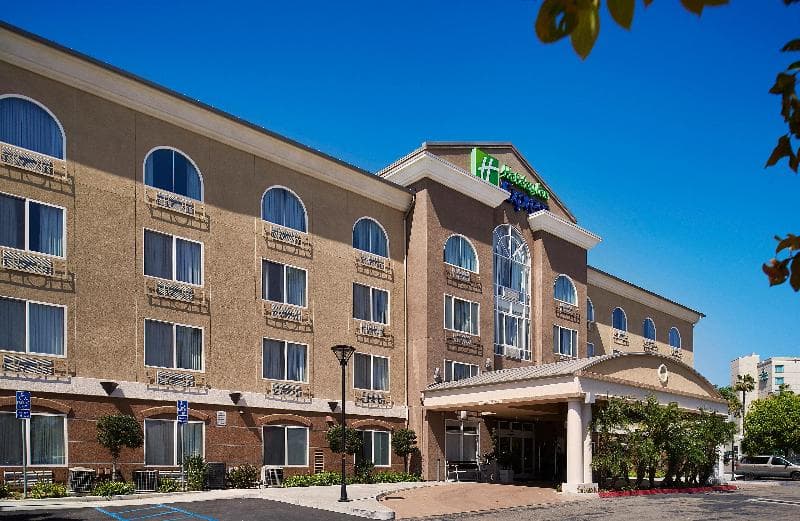 Holiday Inn Express & Suites San Diego-Sorrento Valley 2