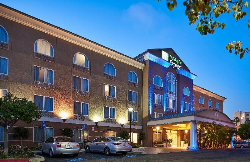 Holiday Inn Express & Suites San Diego-Sorrento Valley 5