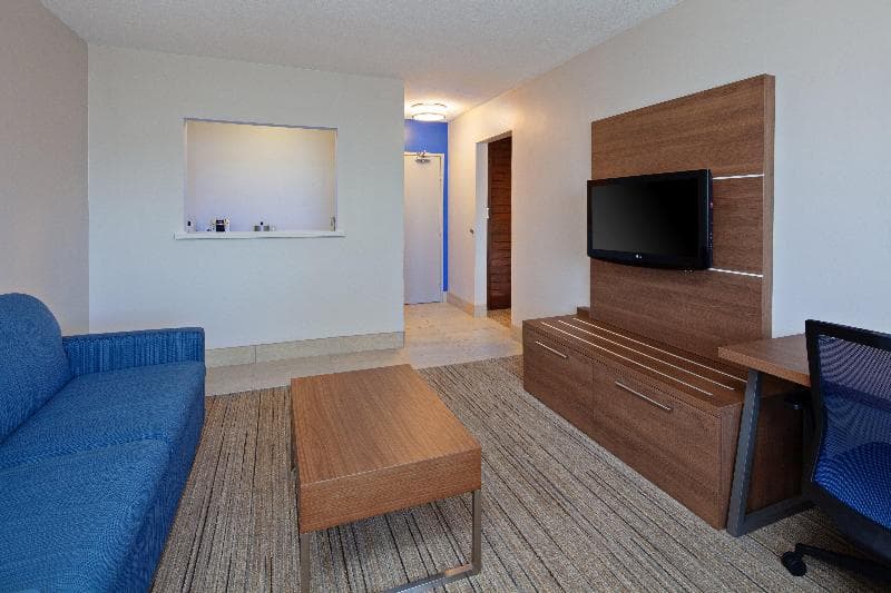 Holiday Inn Express & Suites San Diego-Escondido photo 1