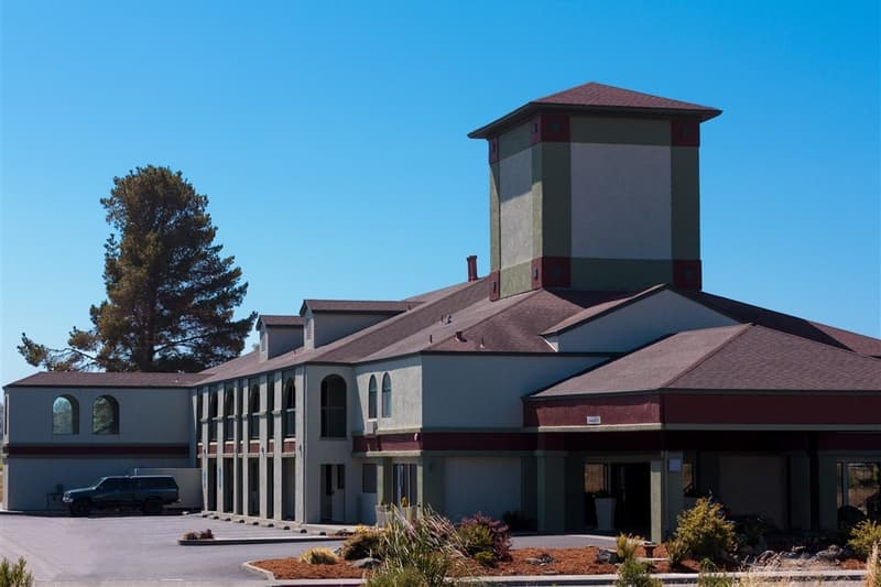 The Redwood Fortuna Riverwalk Hotel 2