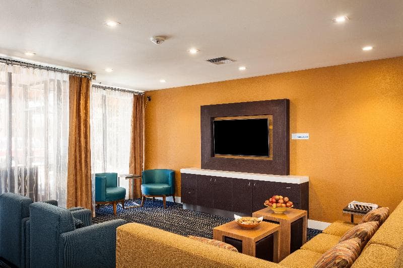 Holiday Inn Express At Monterey Bay 5