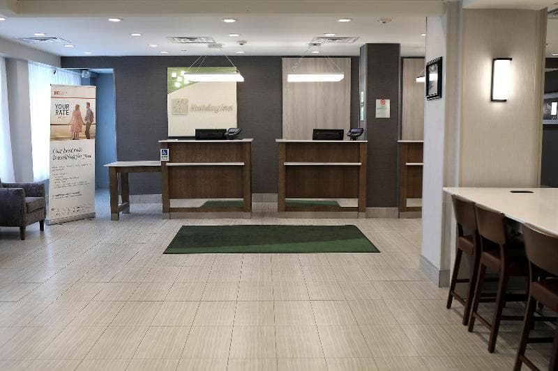 Holiday Inn Chicago Oakbrook 3