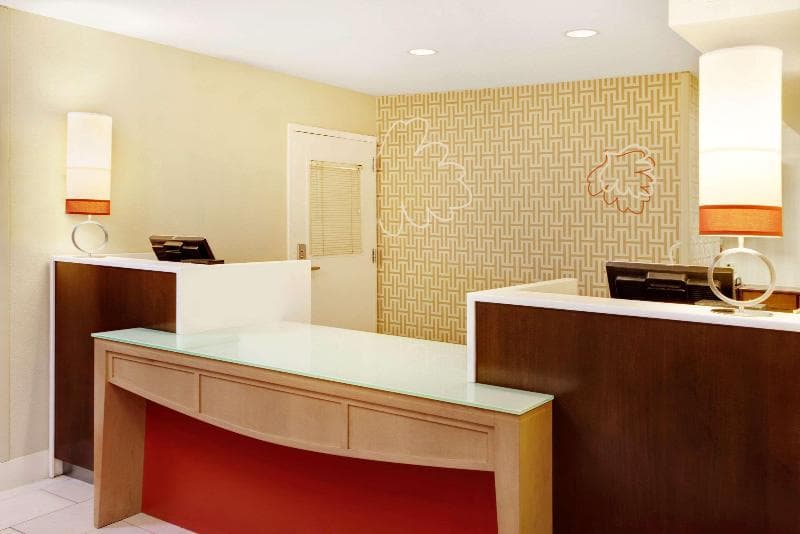 MainStay Suites Chicago Schaumburg 4