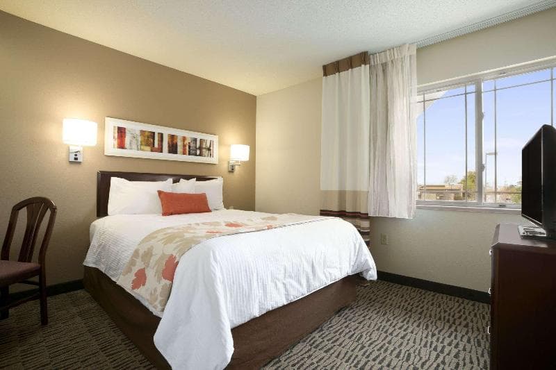 MainStay Suites Chicago Schaumburg 3