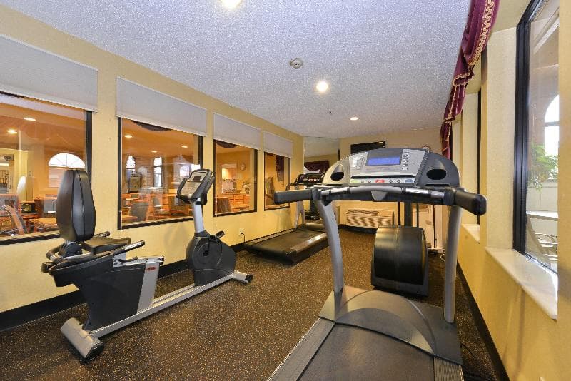 Best Western Oswego Hotel 2