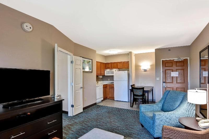Homewood Suites by Hilton Aurora Naperville 4