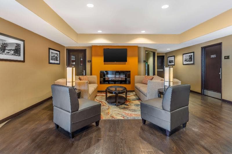 Best Western Plus Wine Country Inn & Suites 5