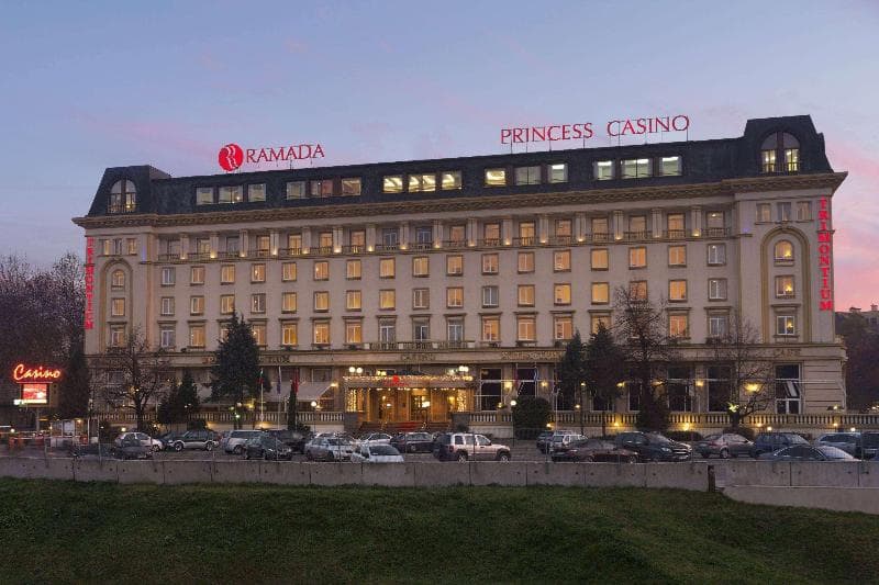 Ramada By Wyndham Plovdiv Trimontium photo 1