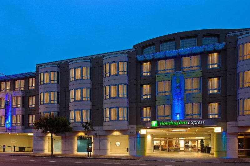Holiday Inn Express & Suites San Francisco Fisherman's Wharf 3