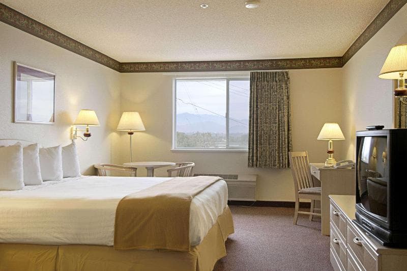 Ramada Limited Redding 4