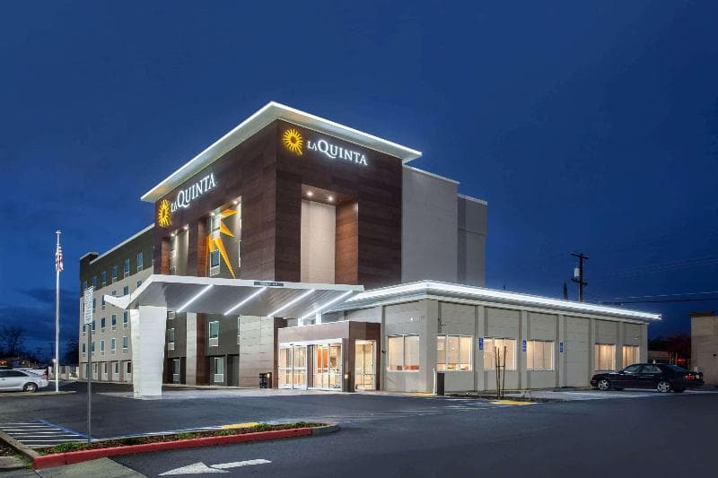 La Quinta Inn & Suites by Wyndham Madera 3