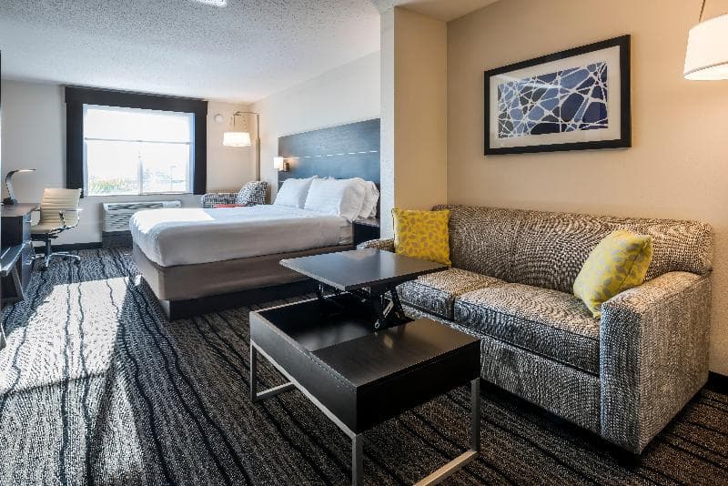 Holiday Inn Express & Suites Livermore 4