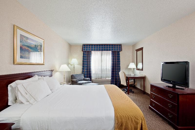 Holiday Inn Express & Suites Jackson 4