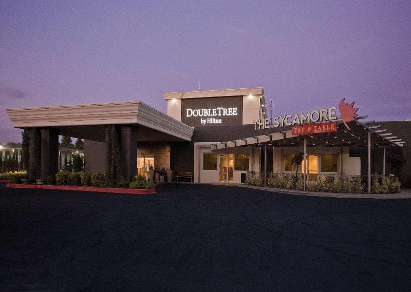 DoubleTree by Hilton Chico 5