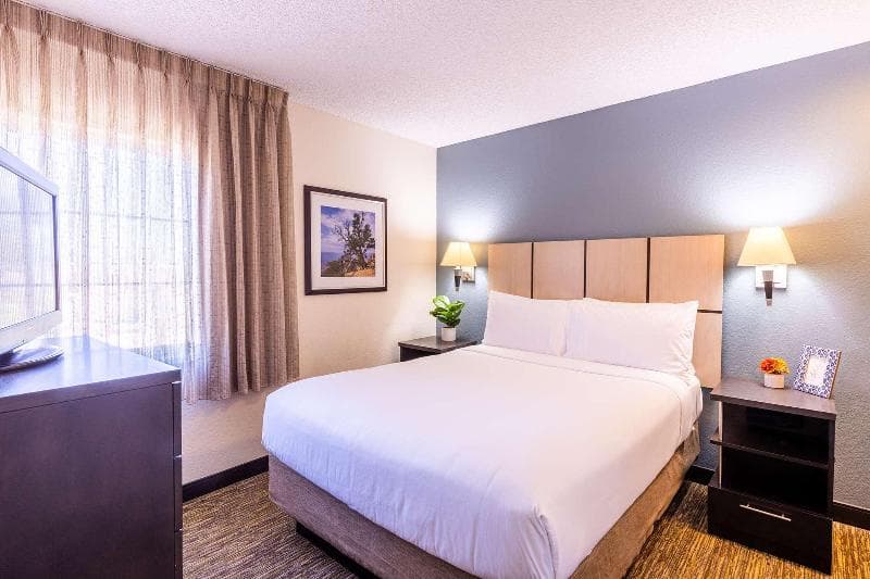 Sonesta Simply Suites Orange County Airport 5