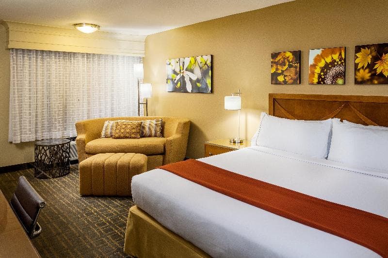 Holiday Inn Express Simi Valley 3