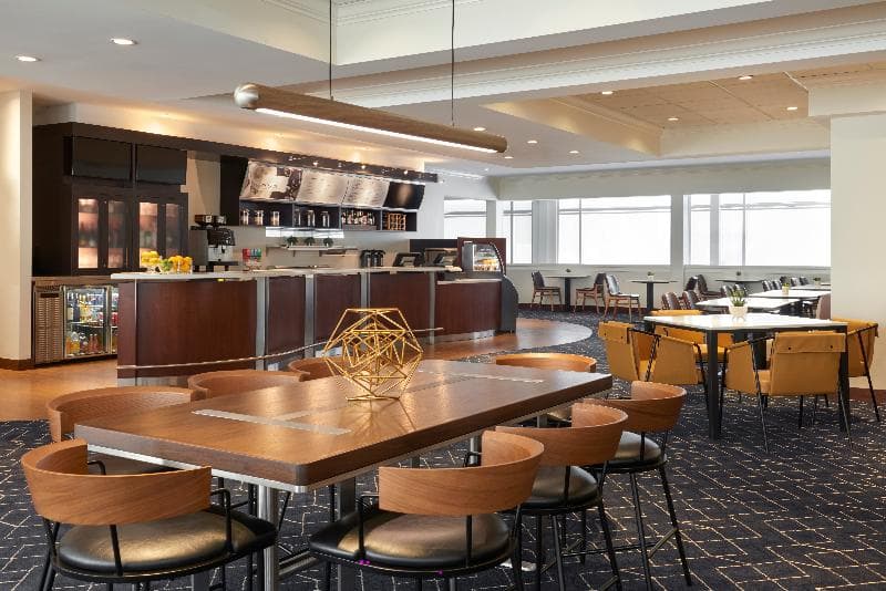 Courtyard By Marriott Ottawa Downtown 2