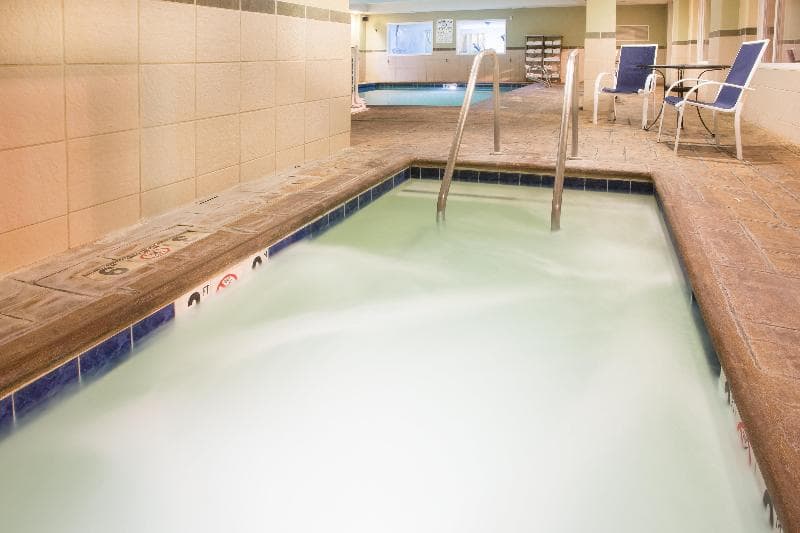 Holiday Inn Express & Suites Vacaville 4