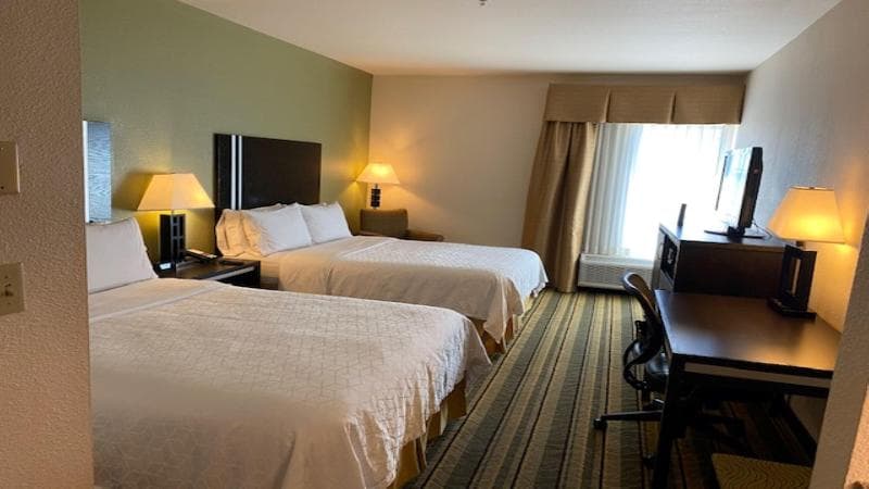 Holiday Inn Express & Suites Berkeley 4