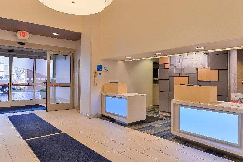 Holiday Inn Express Woodland photo 1