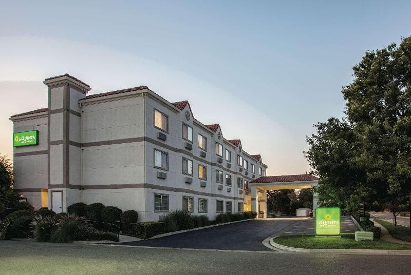 La Quinta Inn & Suites by Wyndham Davis 3