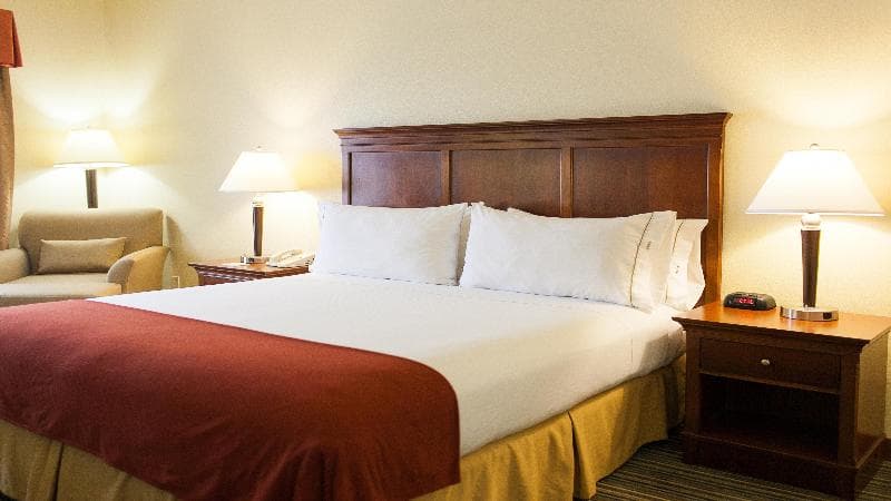 Holiday Inn Express & Suites Turlock-Hwy 99 4