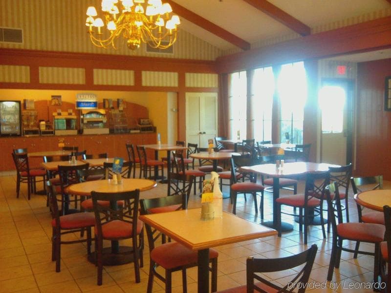 Vinland Hotel And Lounge 3