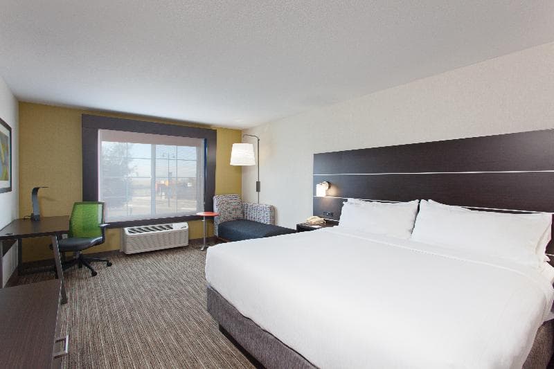 Holiday Inn Express & Suites Oakland-Airport 3