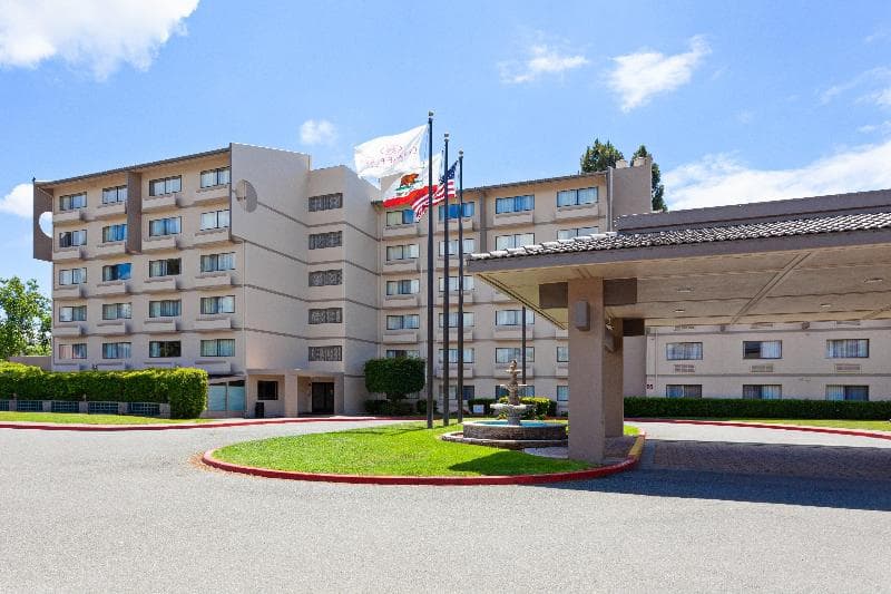 Crowne Plaza Silicon Valley N - Union City photo 1