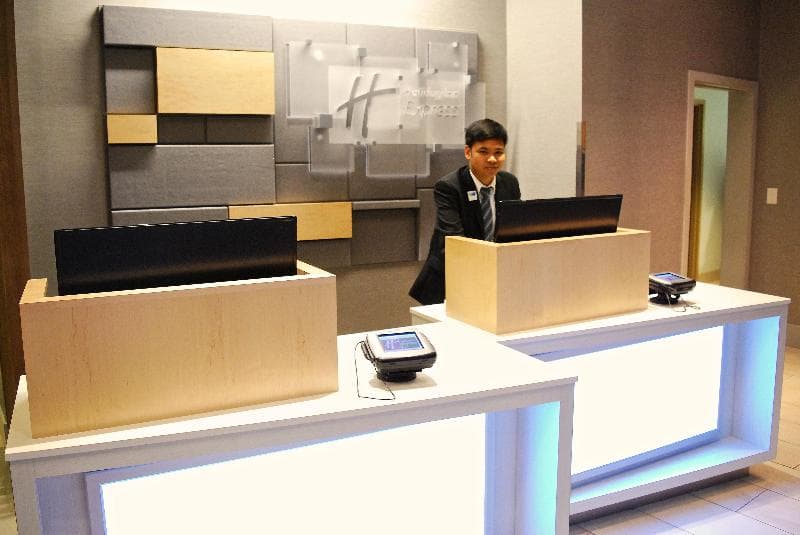 Holiday Inn Express Vancouver Airport - Richmond 2