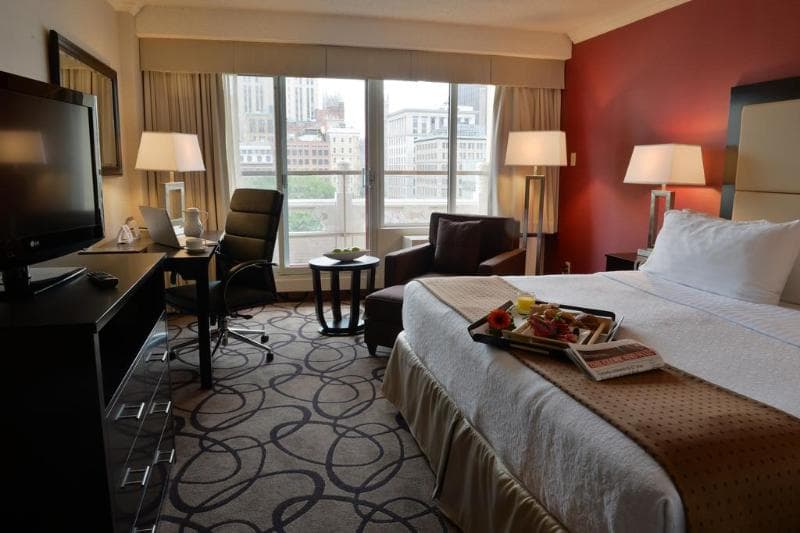 Holiday Inn Montreal Centreville Downtown 5