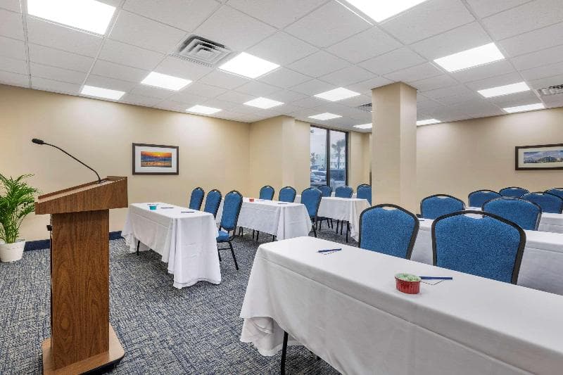 Comfort Inn And Suites Daytona Beach Oceanfront 1