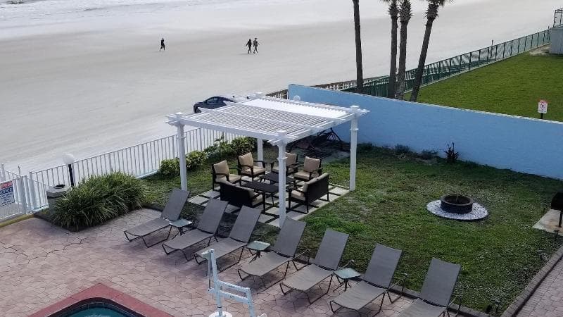Beachside Motel 3