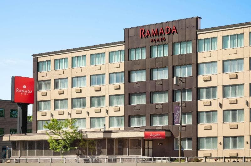 Ramada Plaza by Wyndham Montreal 2