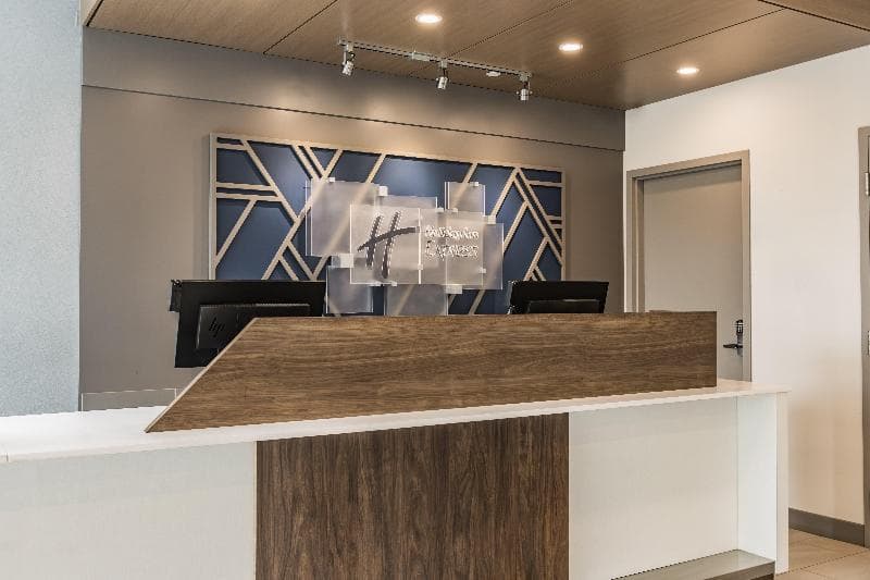 Holiday Inn Express Toronto-North York 5
