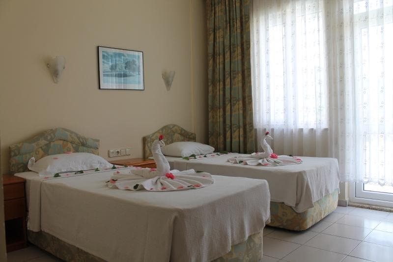 Tal Beach Hotel 5