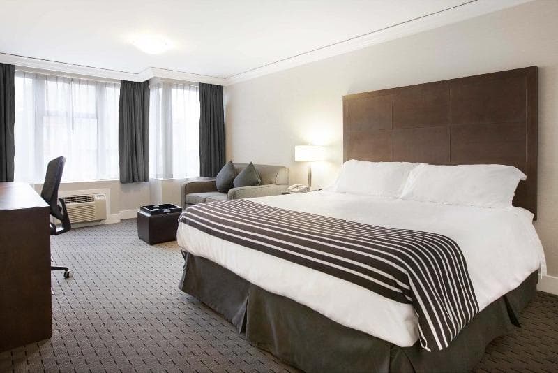 Sandman Hotel Vancouver Downtown 3