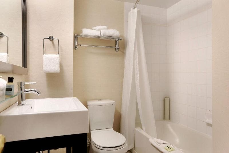 Sandman Hotel Vancouver Downtown 4